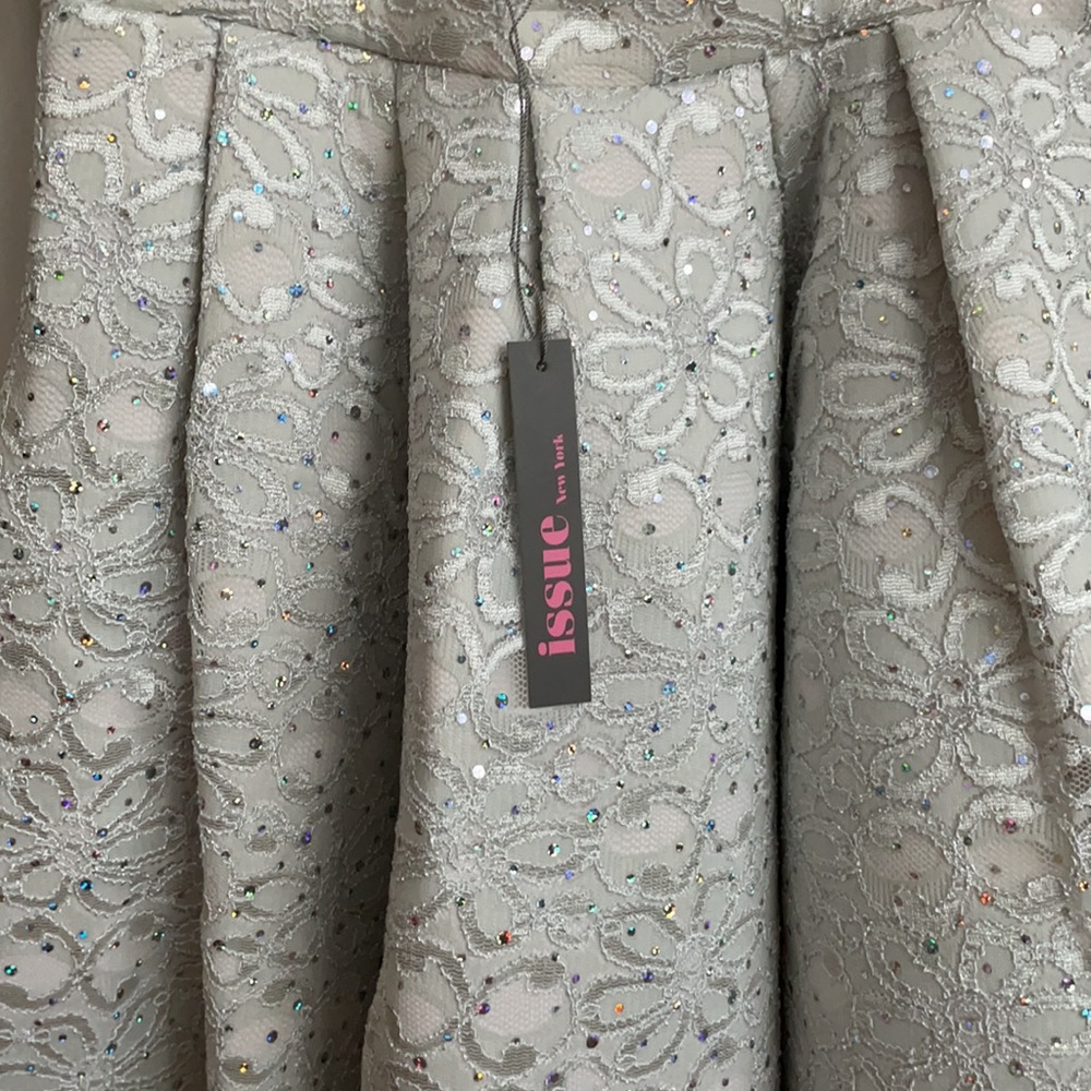 Dress - Picture 7 of 9